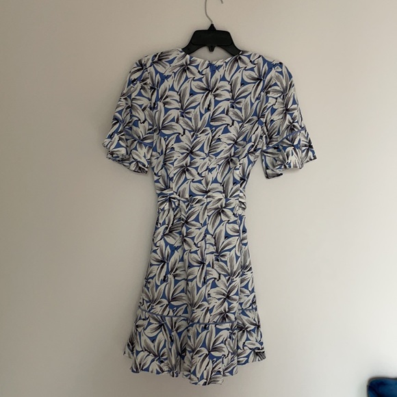 Zoey Floral Linen Blend Dress
JONATHAN SIMKHAI 4 - Picture 6 of 7